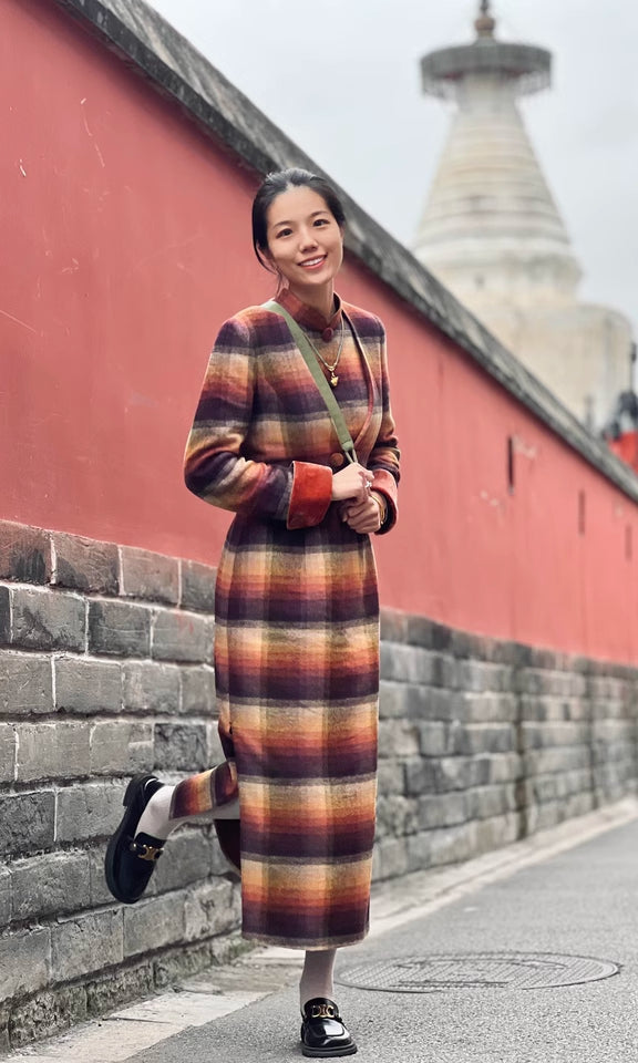 Lunyi Caocha 薰衣草茶 Lavendel-Tee 1940er Jahre inspiriertes kariertes Kaschmir-Woll-Qipao & verkürztes Blazer-Set
