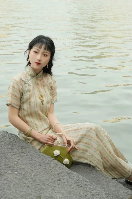 Cai Cao 采草 Kräutersammeln 1930er Doppellagiges Ramie-Pflanzen-Kurzarm-Qipao