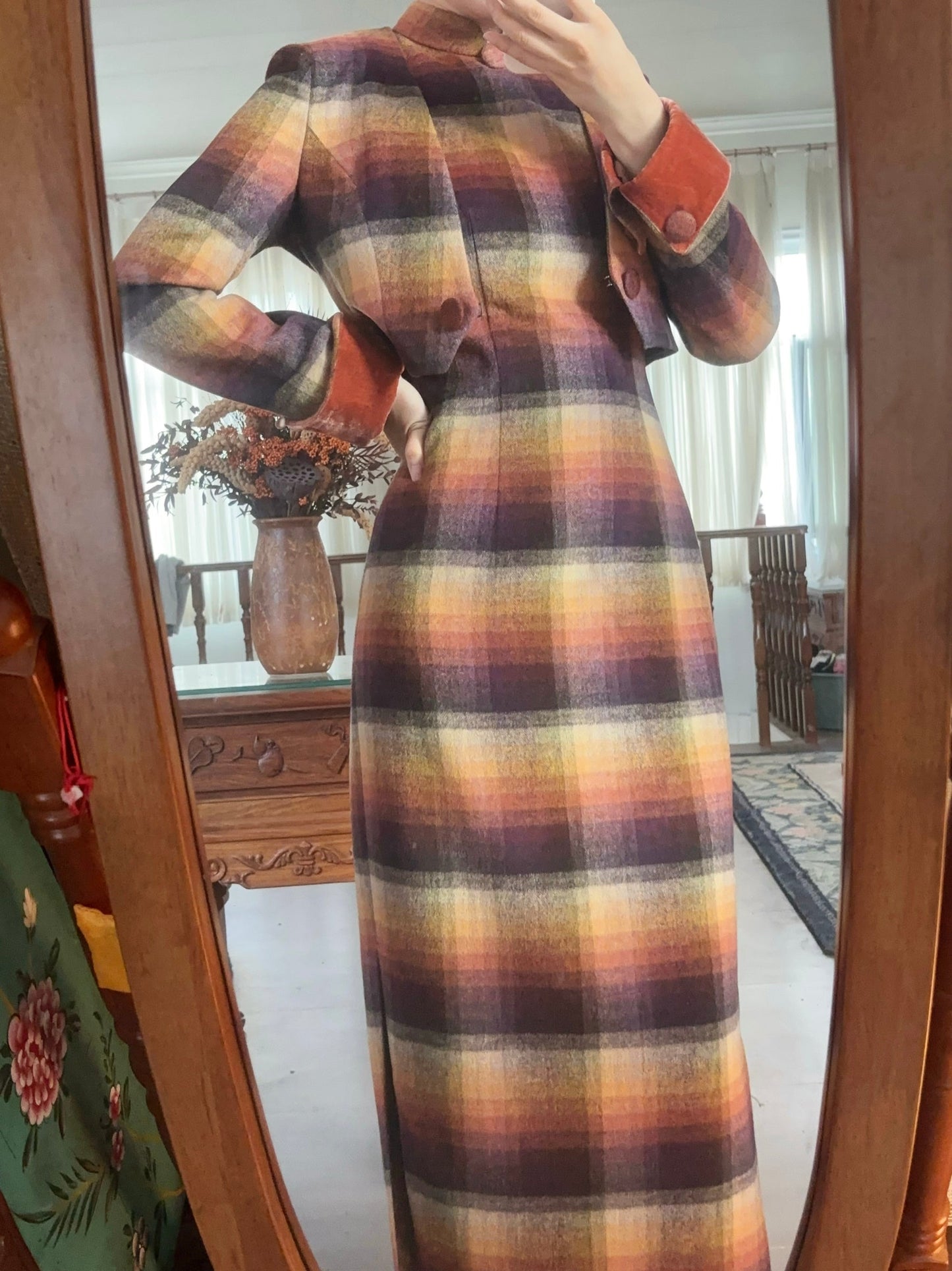 Lunyi Caocha 薰衣草茶 Lavendel-Tee 1940er Jahre inspiriertes kariertes Kaschmir-Woll-Qipao & verkürztes Blazer-Set