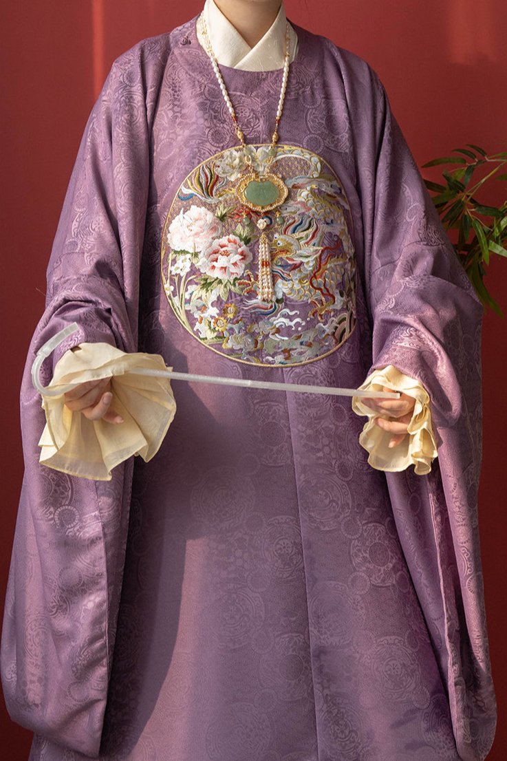 芍藥與龍 明制繡花圓領襖衫