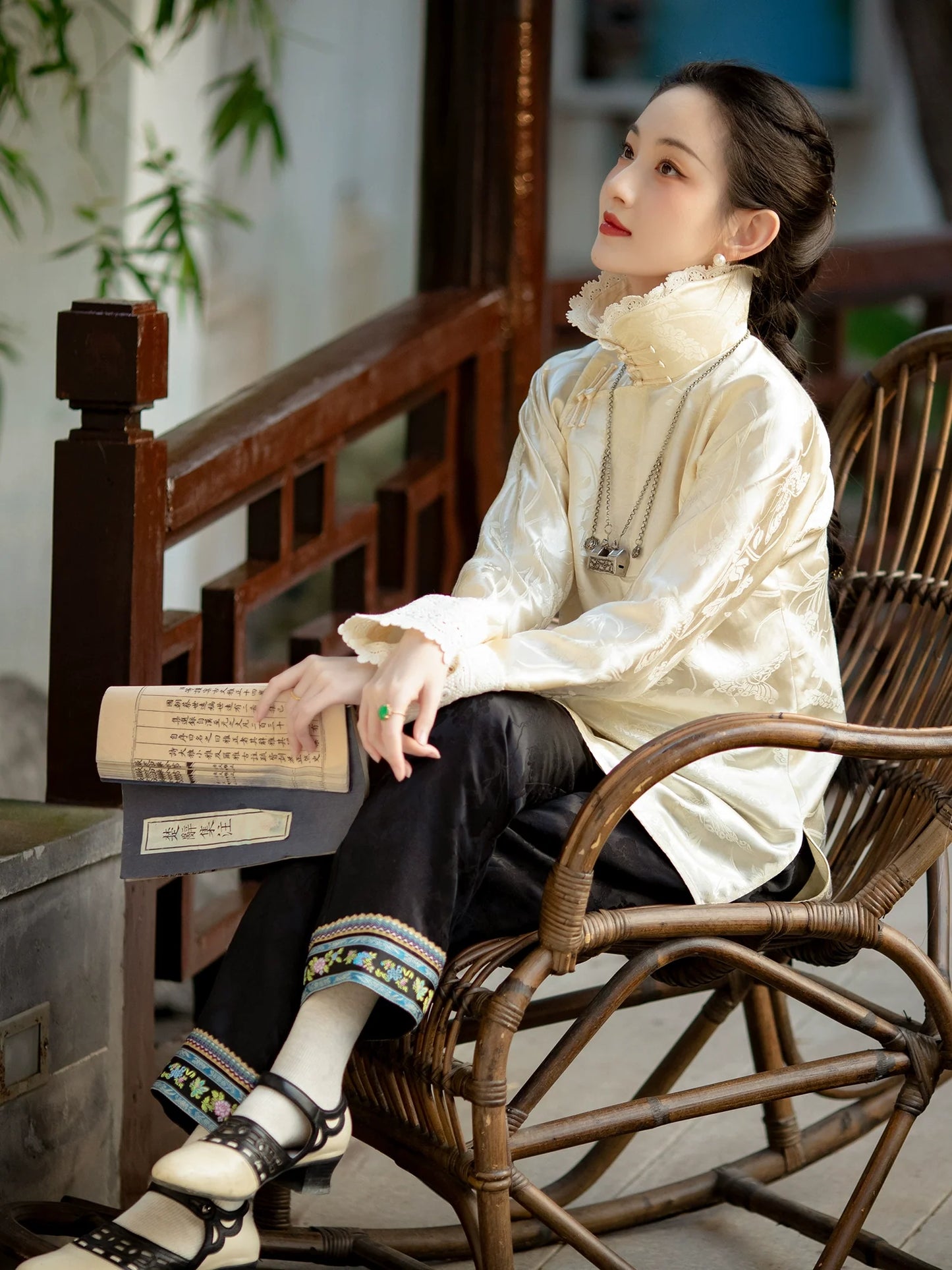 (預售) 浮光曦影 1910年代箭腿錦緞飾邊中腰褲