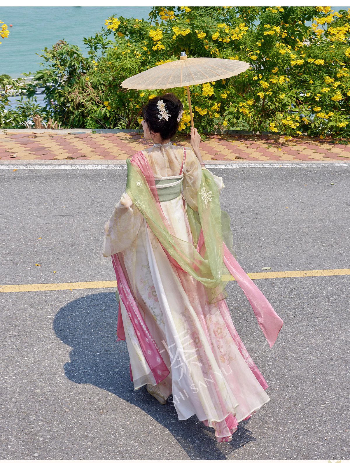 Peiyu Chunfeng 佩玉春风 Jade Breeze Modernized Tang Dynasty Qixiong Ruqun Dress Set