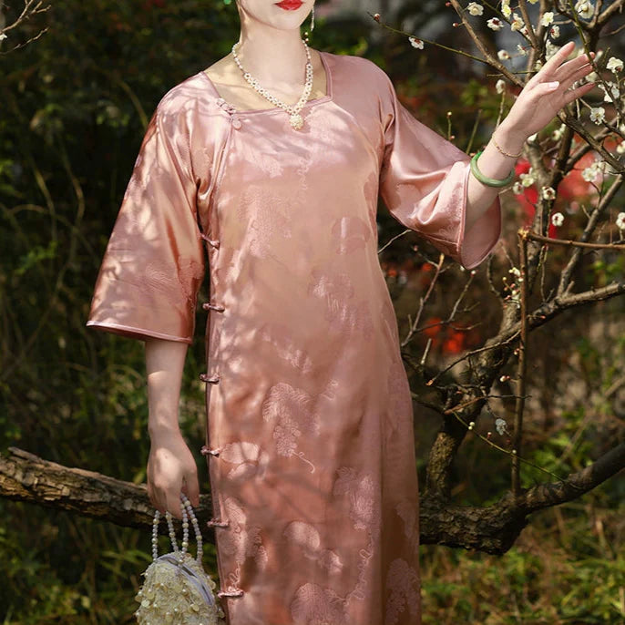 Yan Yan 胭胭 Rouge 1920s Collarless Jacquard Crepe Bell Sleeve Qipao