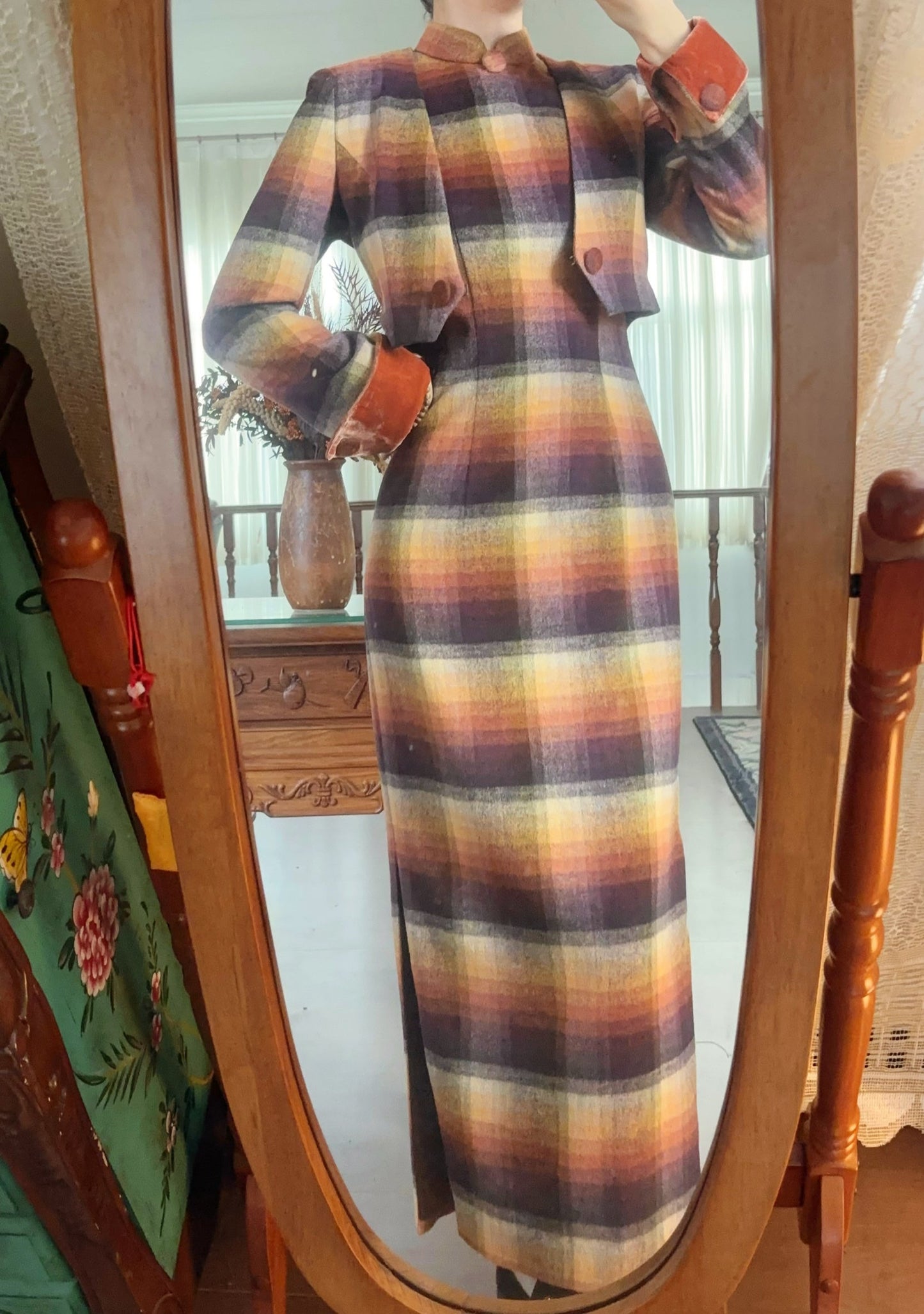 Lunyi Caocha 薰衣草茶 Lavendel-Tee 1940er Jahre inspiriertes kariertes Kaschmir-Woll-Qipao & verkürztes Blazer-Set