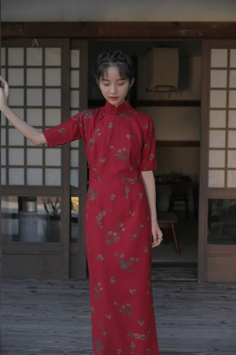Su Mei 苏梅 Crimson Flower 1930s Half Sleeve Cotton Qipao