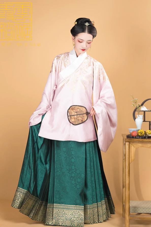 Wan Zi 万字 Thousand Words Ming Dynasty Mamian Skirt