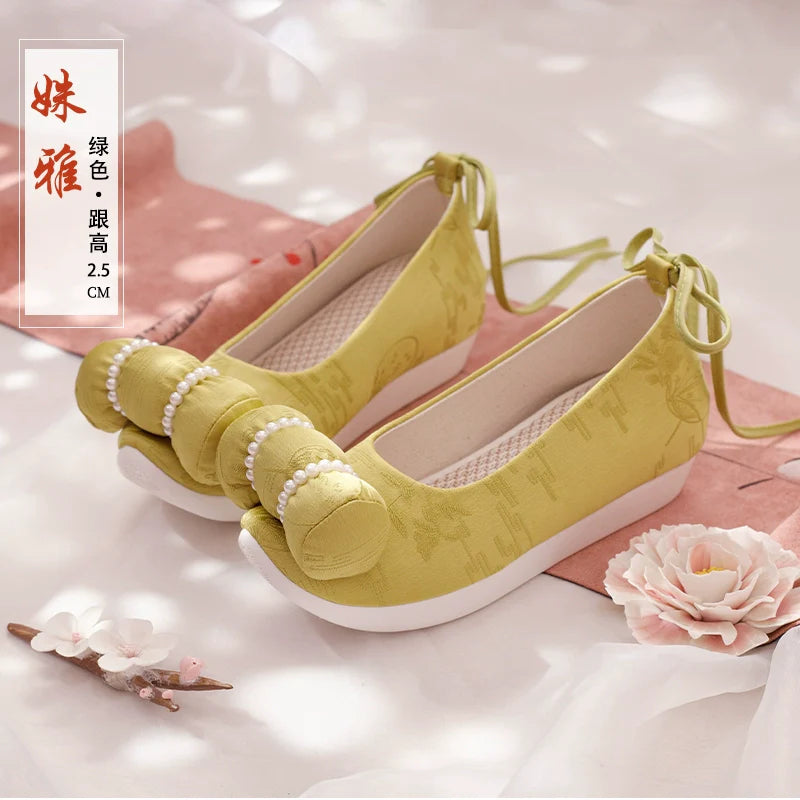 Grüne Traube 绿葡萄Tangzeitliche Kissenkopfschuhe