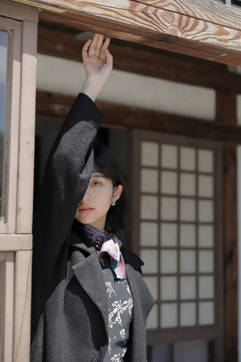 Mu Feng 沐风 „Reiner Wind“ A-linienförmiger Trenchcoat aus Wollmischung, inspiriert von den 1930er Jahren