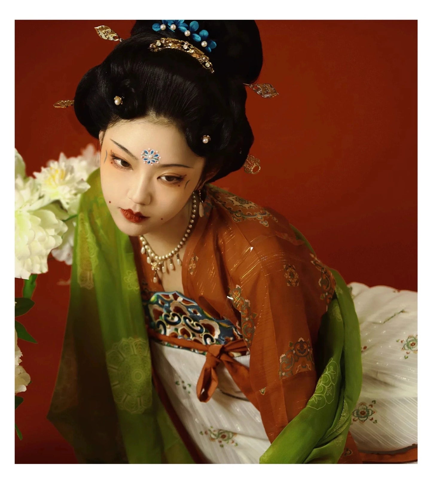 Cehai 策海 Besticktes Hezi-Set aus der Tang-Dynastie, restauriert, Qixiong Ruqun