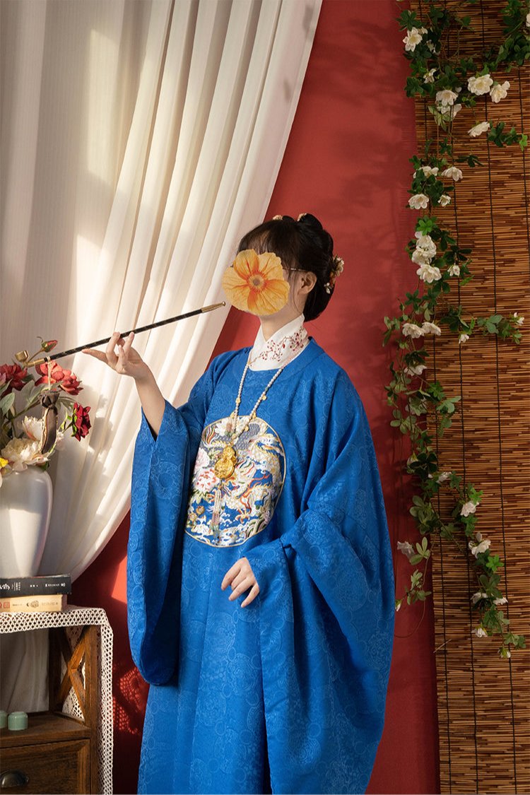 芍藥與龍 明制繡花圓領襖衫