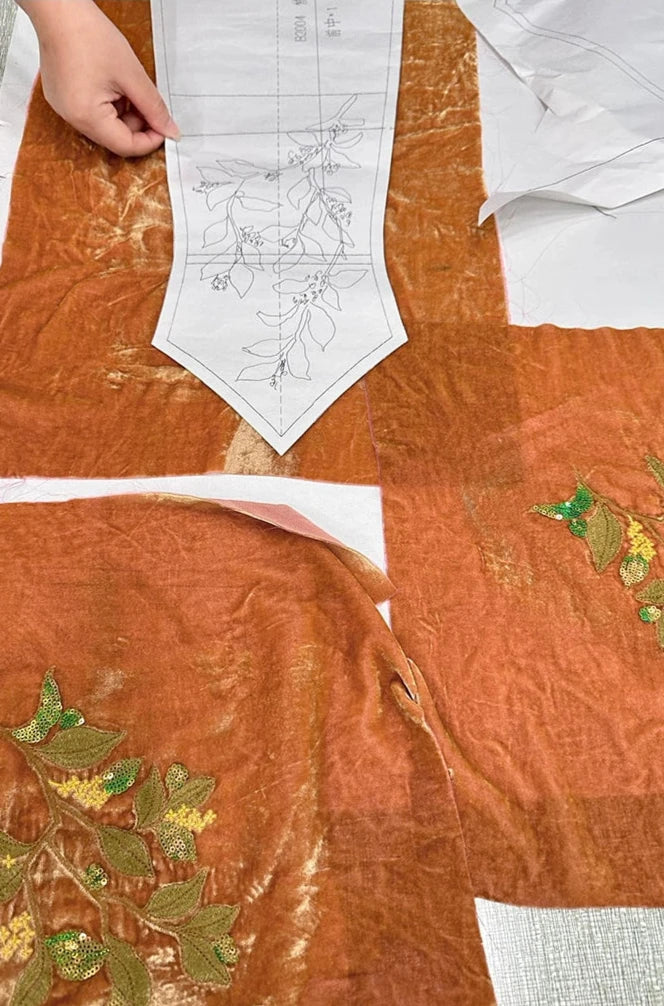 Ci Xiu 刺绣 Osmanthus Stickerei Samtkleid im neuen chinesischen Stil