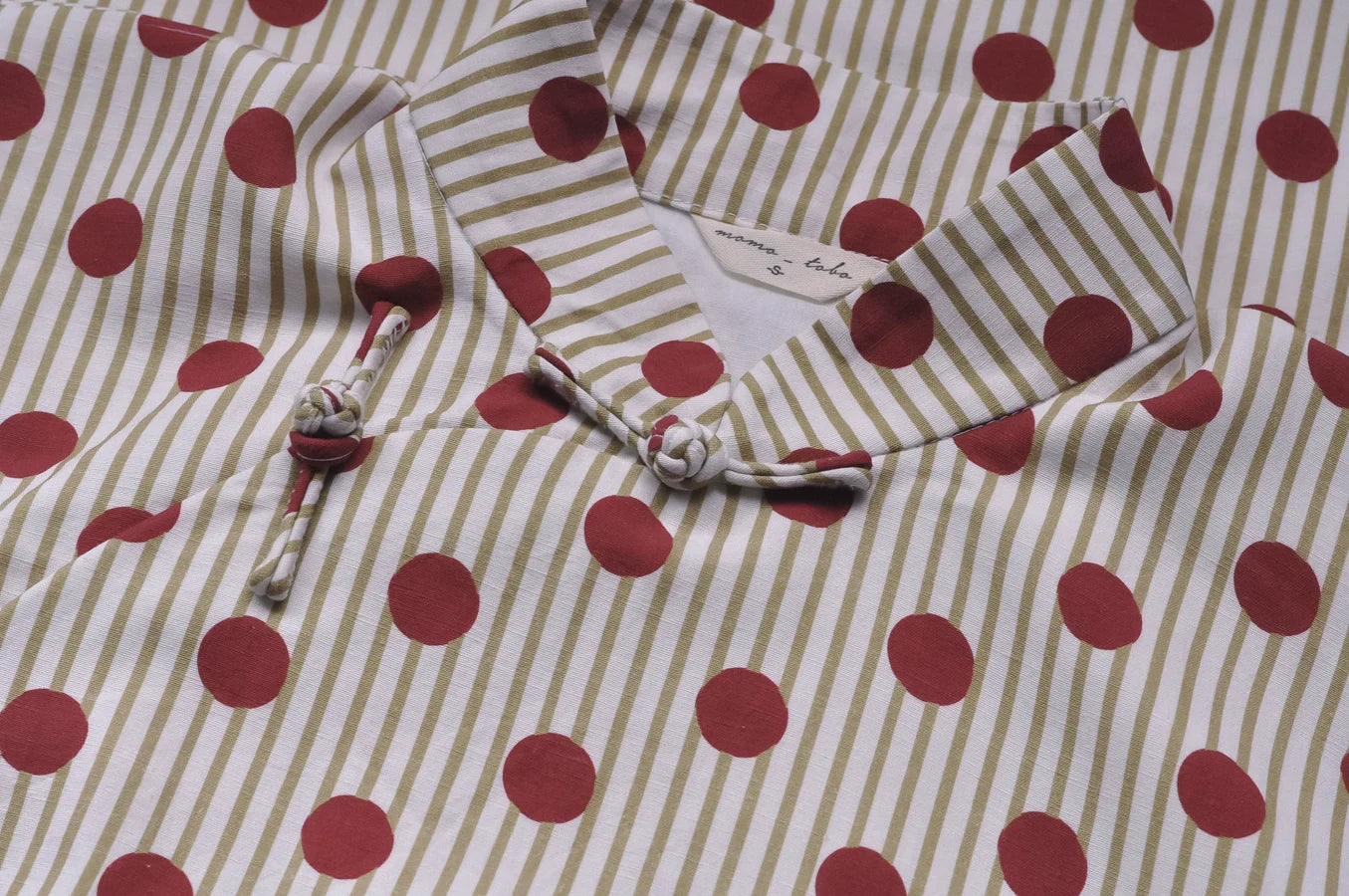 Yuan Wuqu 圆舞曲 Waltz of Youth Midcentury Hong Kong Daily Cap Sleeve Qipao