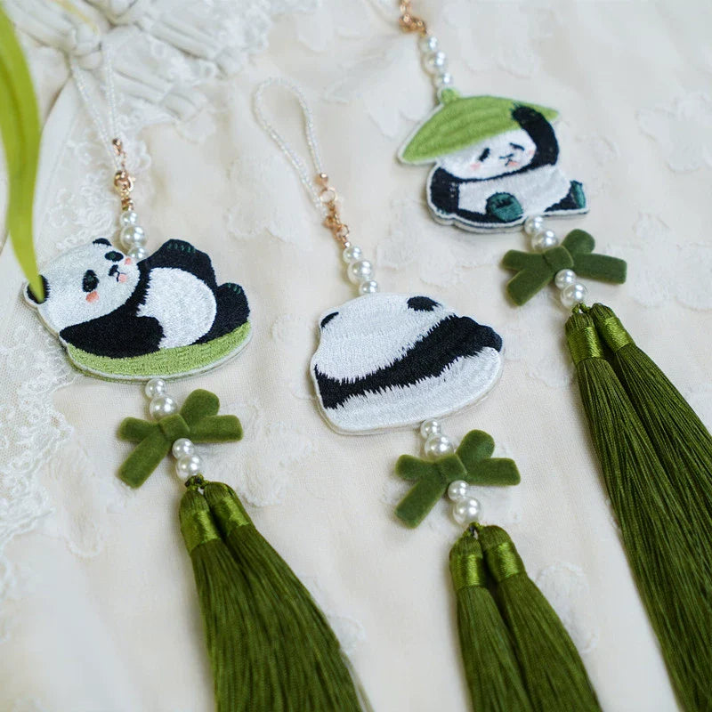 Xiong Mao 熊貓 懶熊貓雙面刺繡吊飾