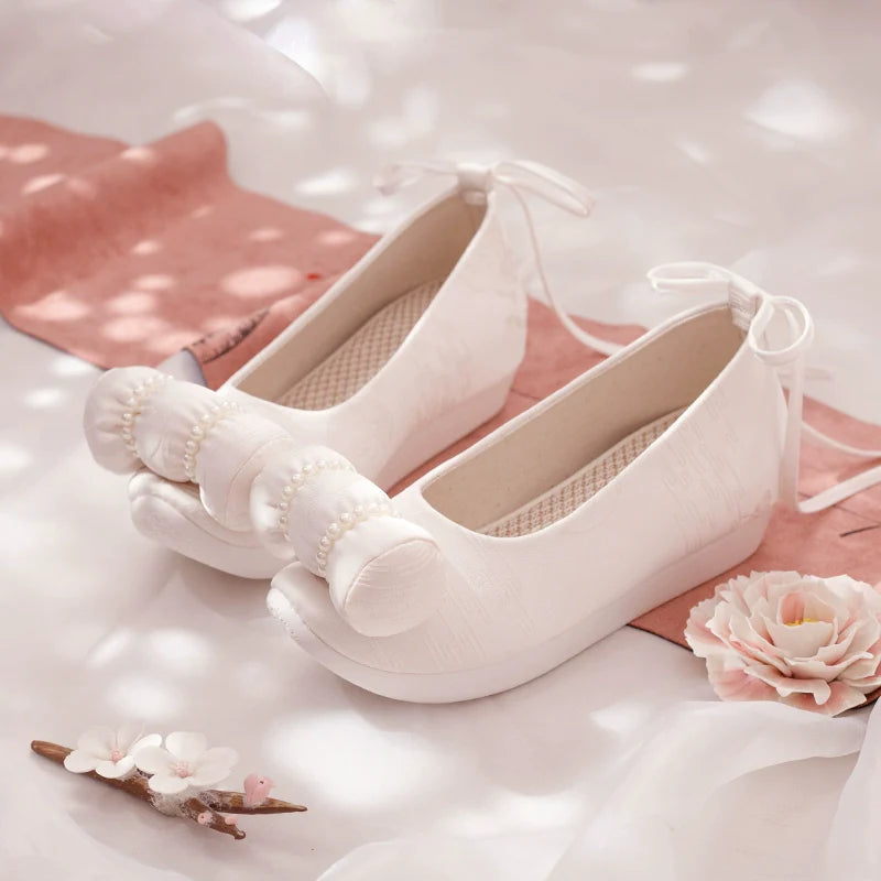 Grüne Traube 绿葡萄Tangzeitliche Kissenkopfschuhe