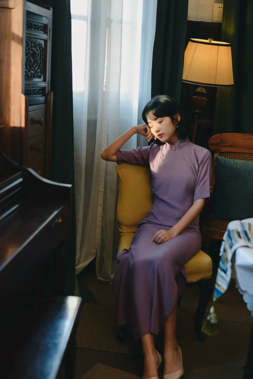 Qing Yan 轻烟 1930er Jahre Dusty Rose Halbarm Alltags-Qipao