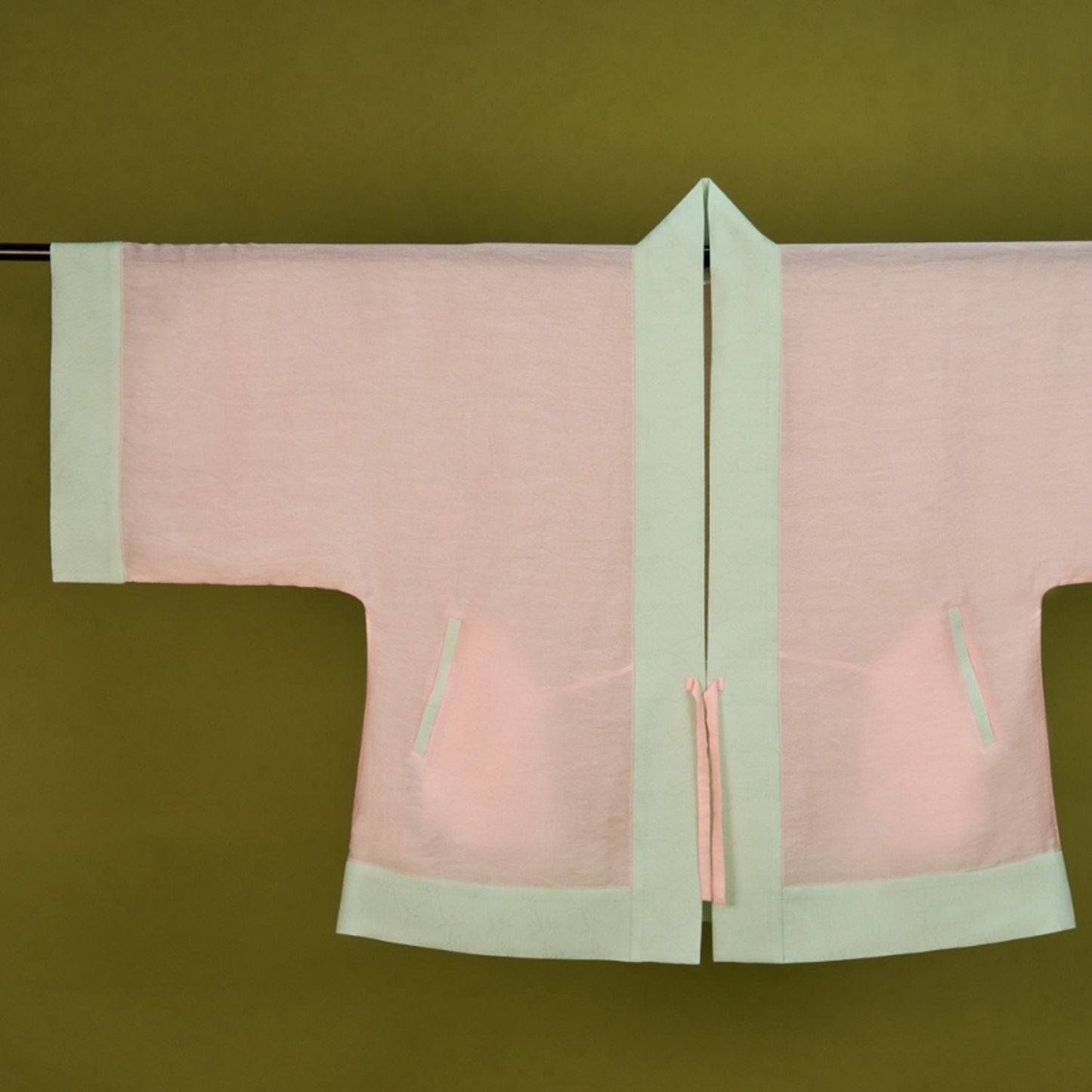 Chi Feng 驰风 Rushing Wind Southern Song Restoration Hedangku Pants & Haoxiu Racoon Sleeve Shanku Set