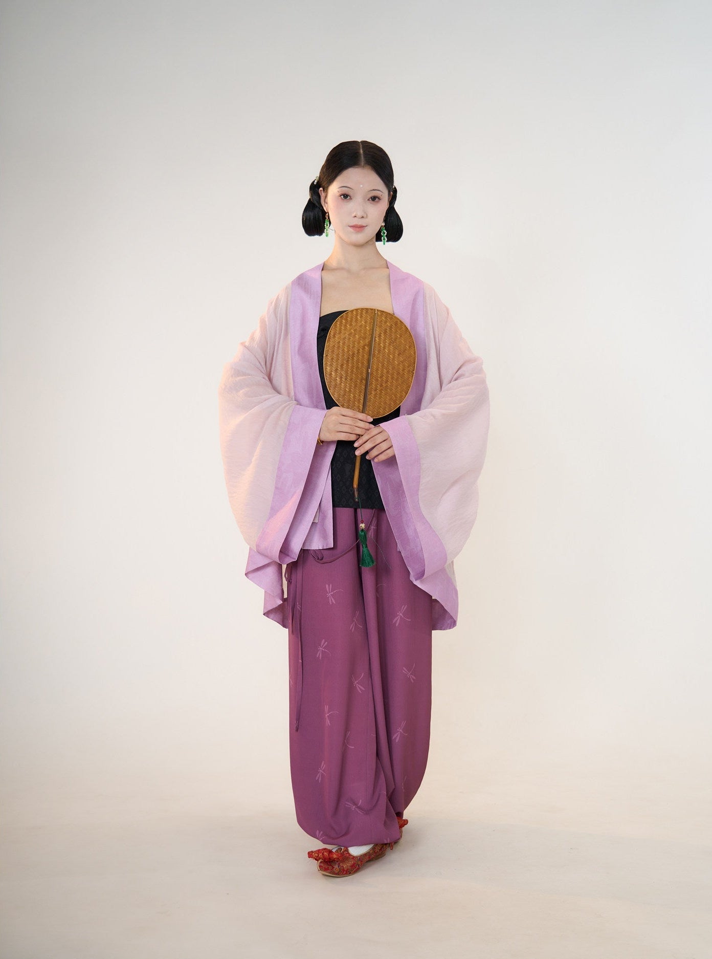 Chi Feng 驰风 Rushing Wind Southern Song Restoration Hedangku Pants & Haoxiu Racoon Sleeve Shanku Set