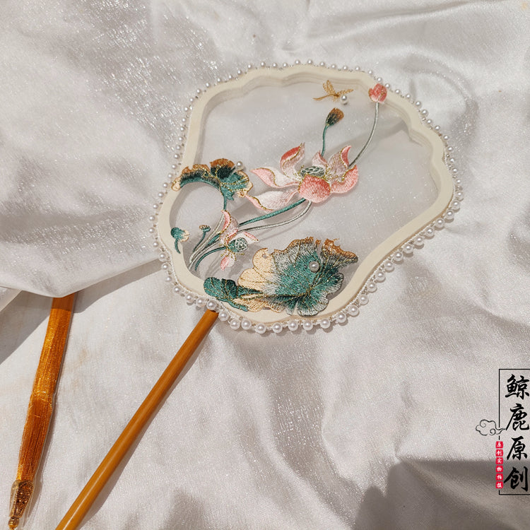 Guo Dongting 过洞庭 Crossing Dongting River Single-Sided Embroidered Tuanshan Round Fan