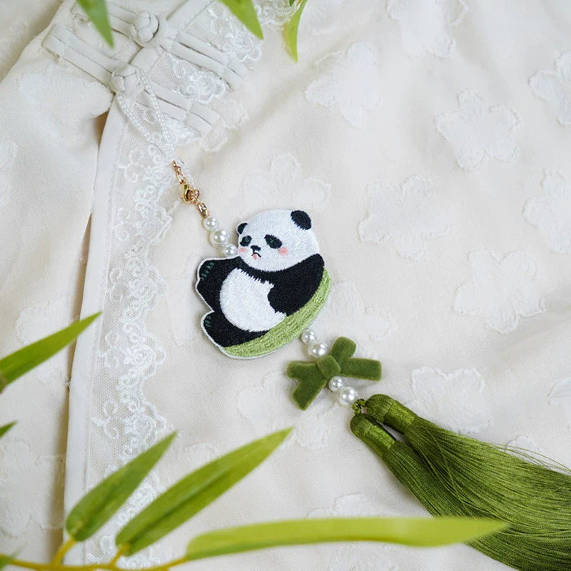 Xiong Mao 熊貓 懶熊貓雙面刺繡吊飾