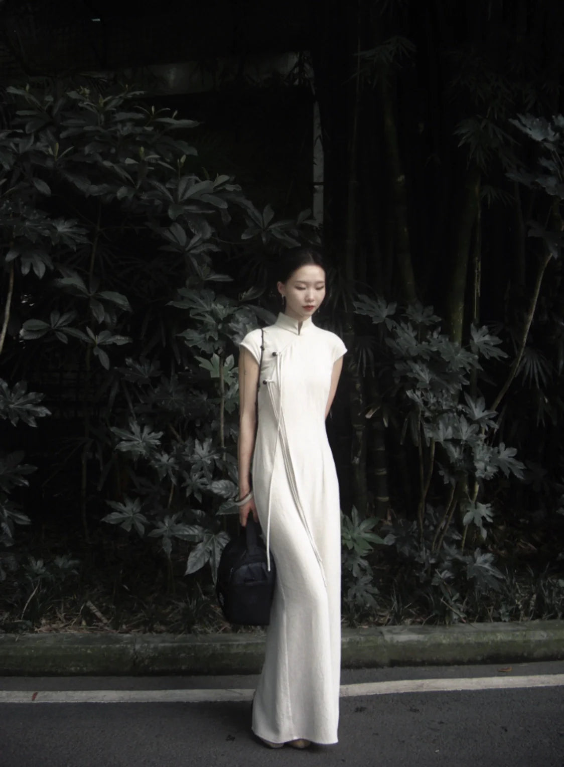 Wu Jian 无间 Without Separation Modernized Tassels Linen Blend Cap Sleeve Qipao