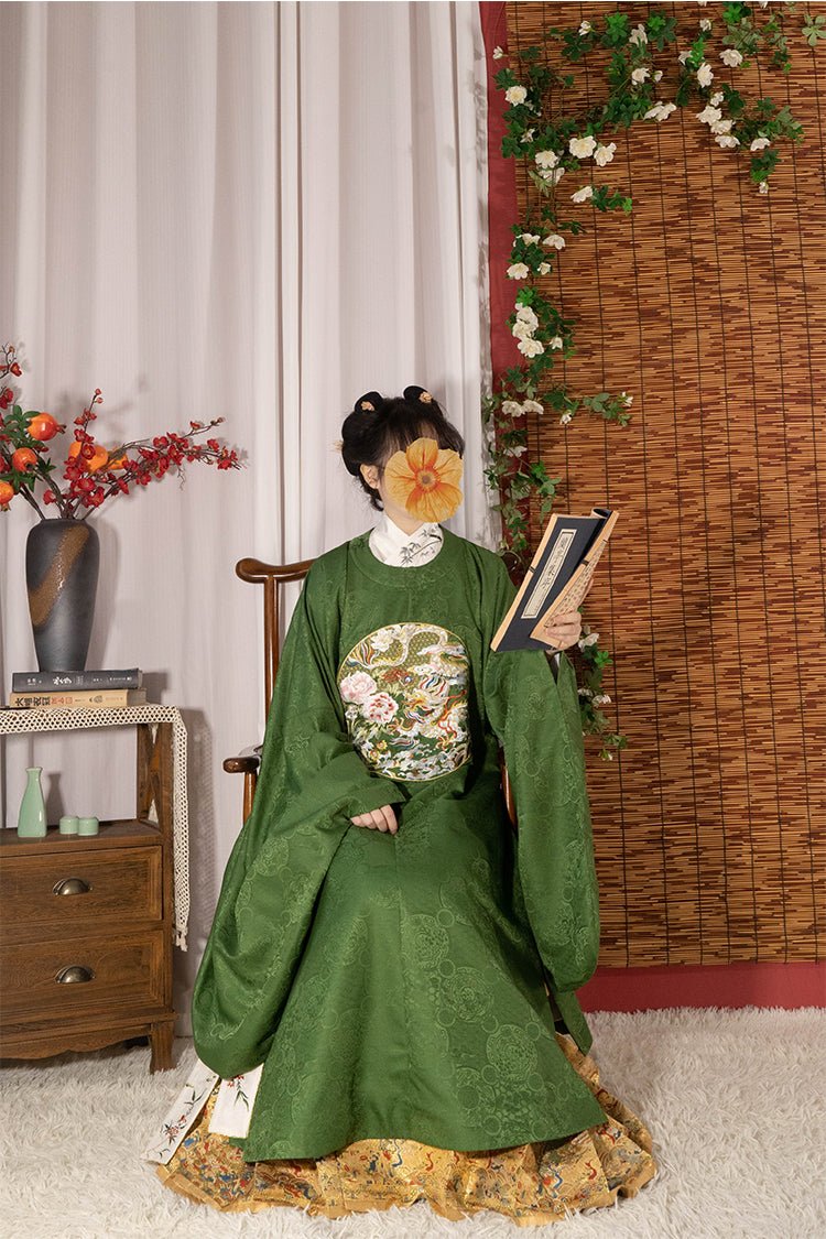 芍藥與龍 明制繡花圓領襖衫