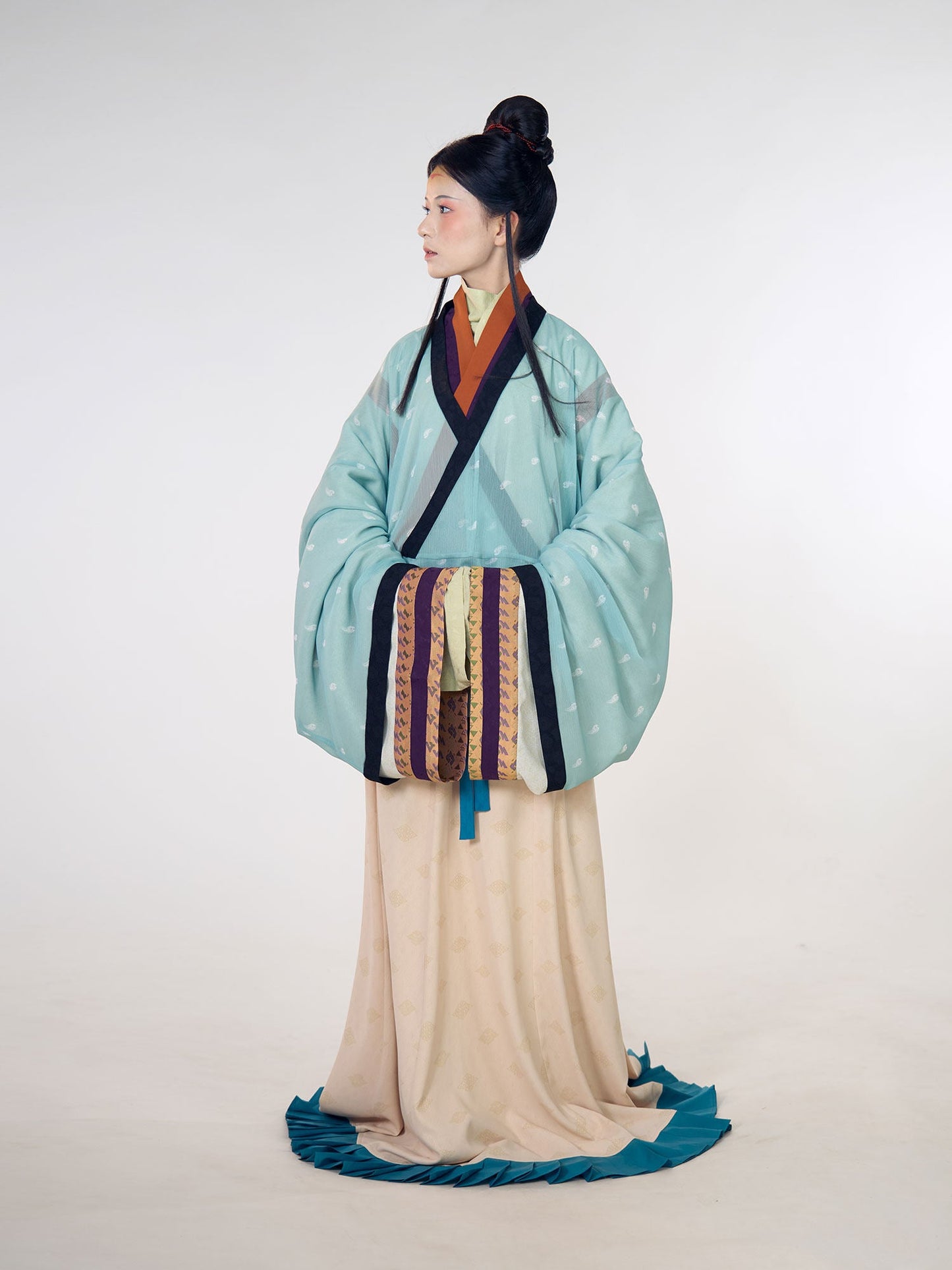 Wu Hang 五行 Five Elements Wei Jin Restoration Cross Collar Yaolan Ru Top & Poqun Skirt Set