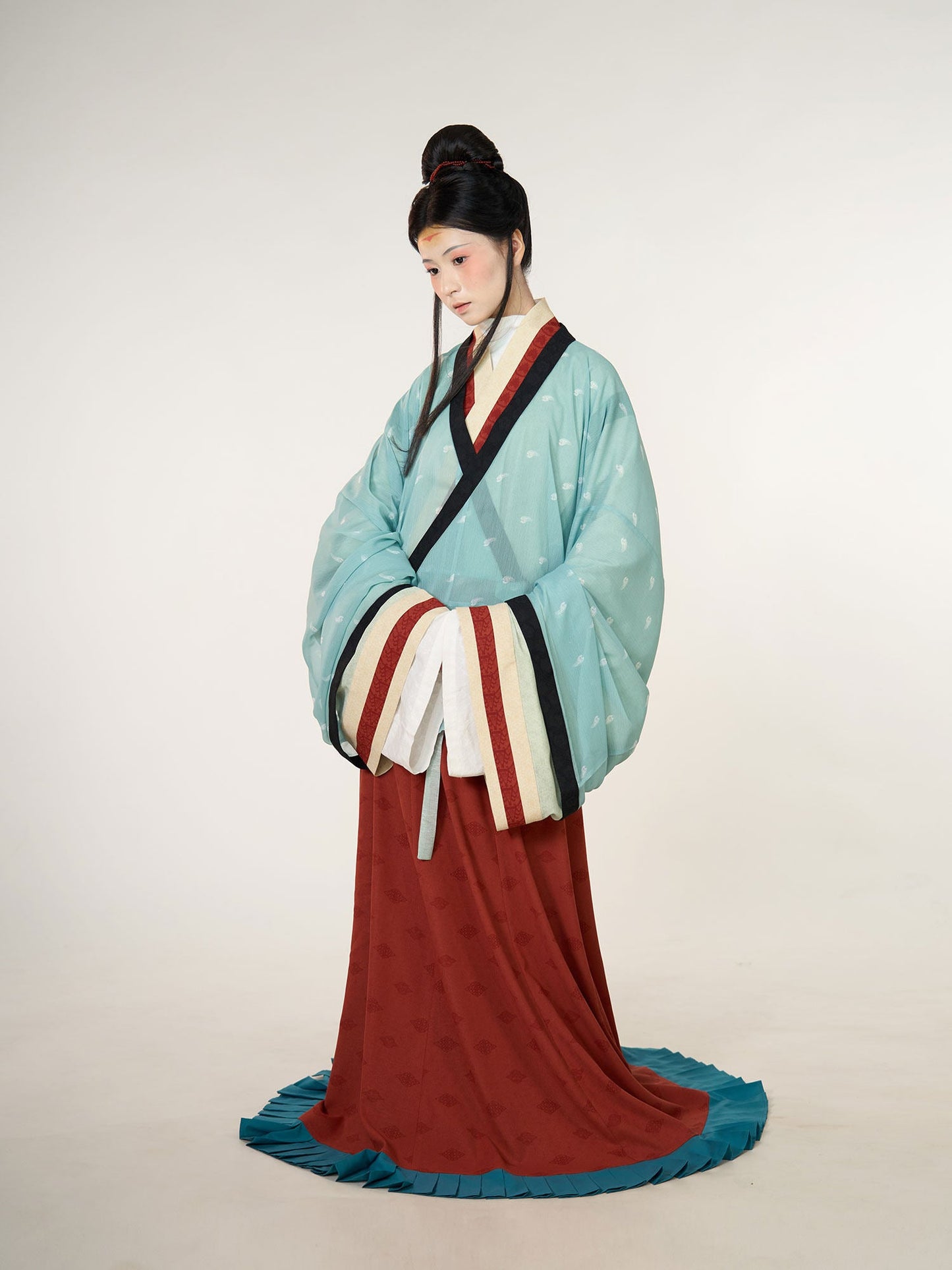 Wu Hang 五行 Five Elements Wei Jin Restoration Cross Collar Yaolan Ru Top & Poqun Skirt Set