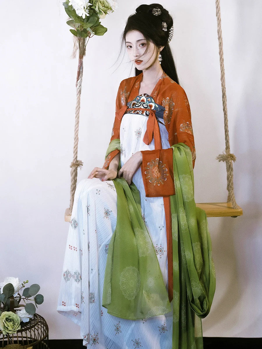 Cehai 策海 Besticktes Hezi-Set aus der Tang-Dynastie, restauriert, Qixiong Ruqun