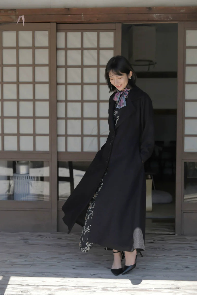 Mu Feng 沐风 „Reiner Wind“ A-linienförmiger Trenchcoat aus Wollmischung, inspiriert von den 1930er Jahren