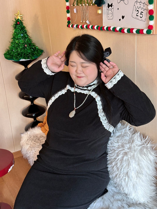 Bao Fufu 抱富富 Holding Fortune Plus Size Long Sleeve Lace Qipao