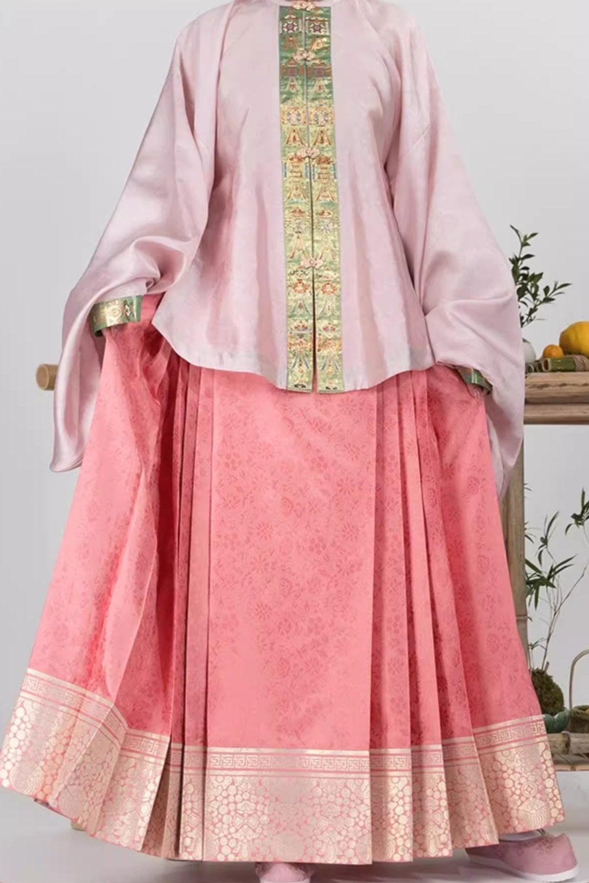 Wan Zi 万字 Thousand Words Ming Dynasty Mamian Skirt