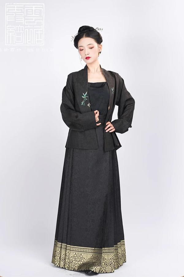 Wan Zi 万字 Thousand Words Ming Dynasty Mamian Skirt