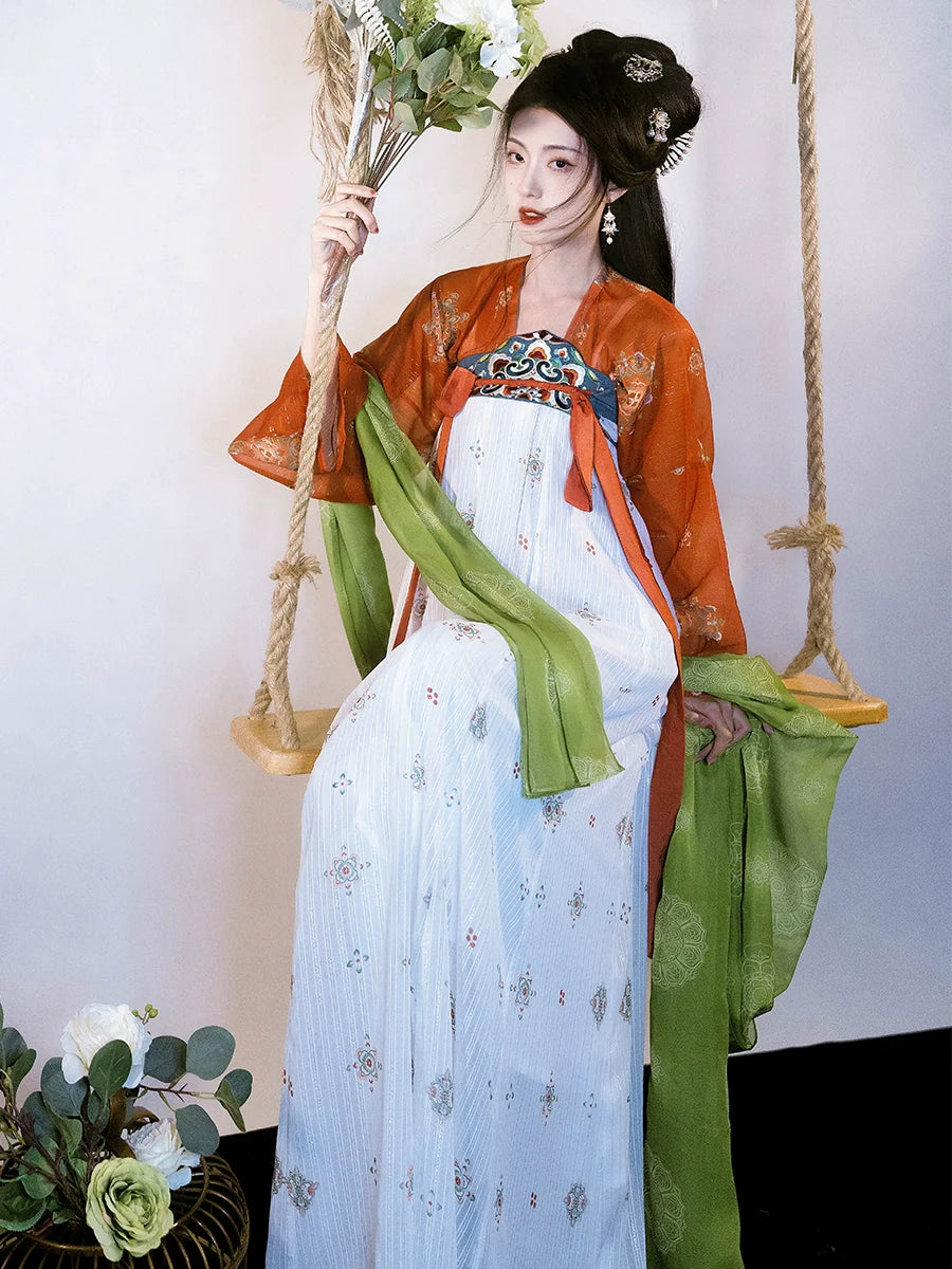 Cehai 策海 Besticktes Hezi-Set aus der Tang-Dynastie, restauriert, Qixiong Ruqun