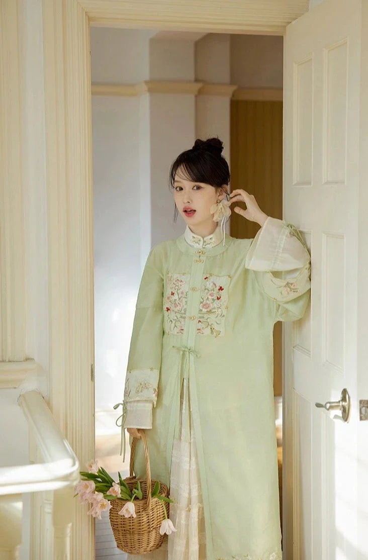 Paradise 天堂 Modernized Ming Dynasty Yuanling Changshan Mamian Spring Aoqun Set
