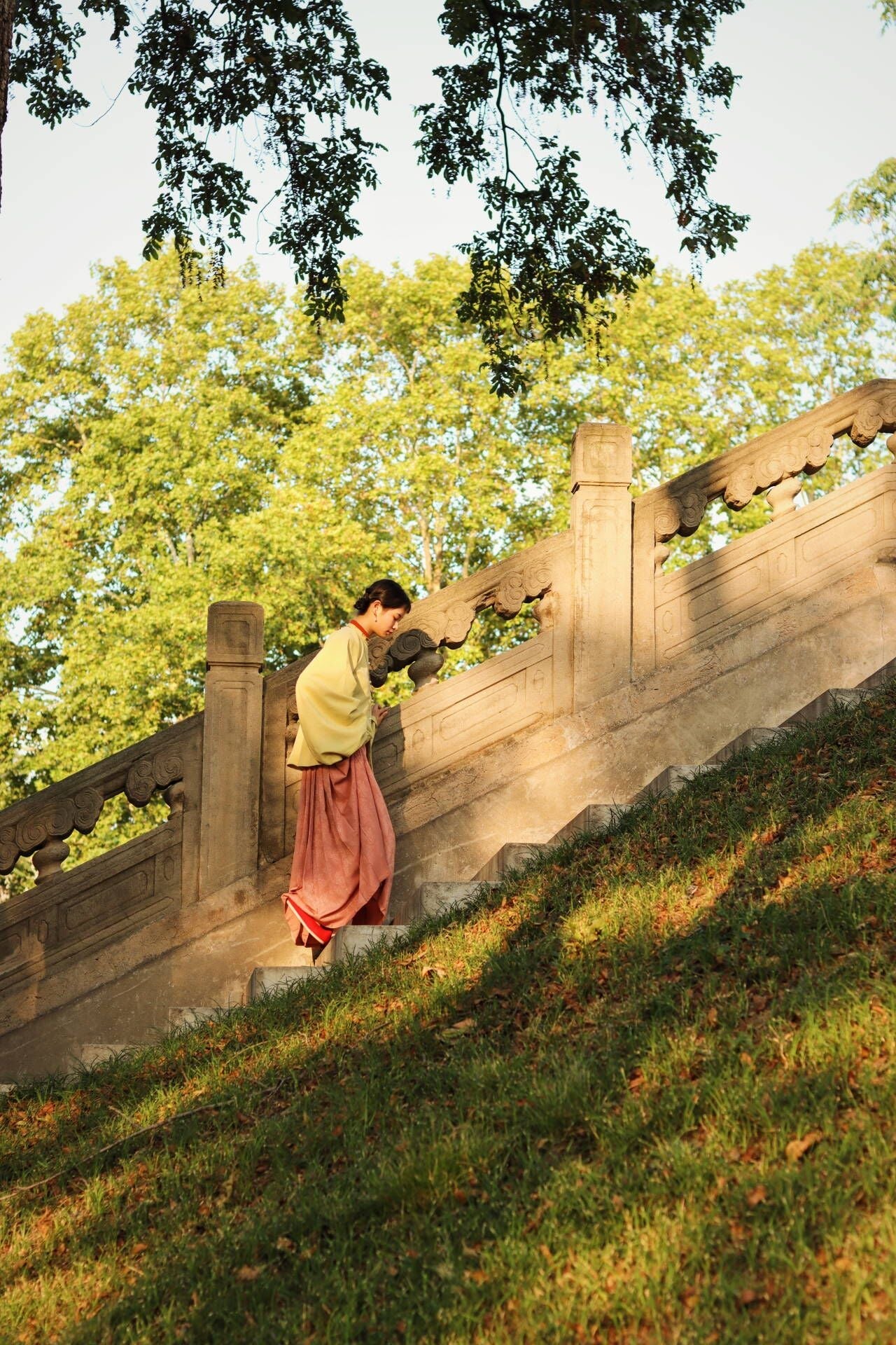 Egg Yolk 熟蛋 Ming Dynasty Contrast Collar Pipa Sleeves Liling Duijin Shirt
